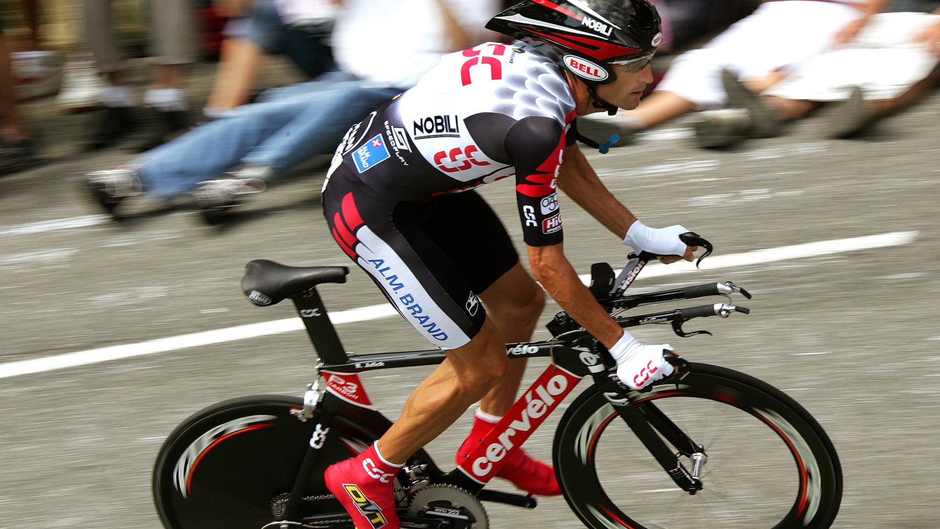 WRC赛车维护:幕后技术保障大揭秘,wrc赛车解析